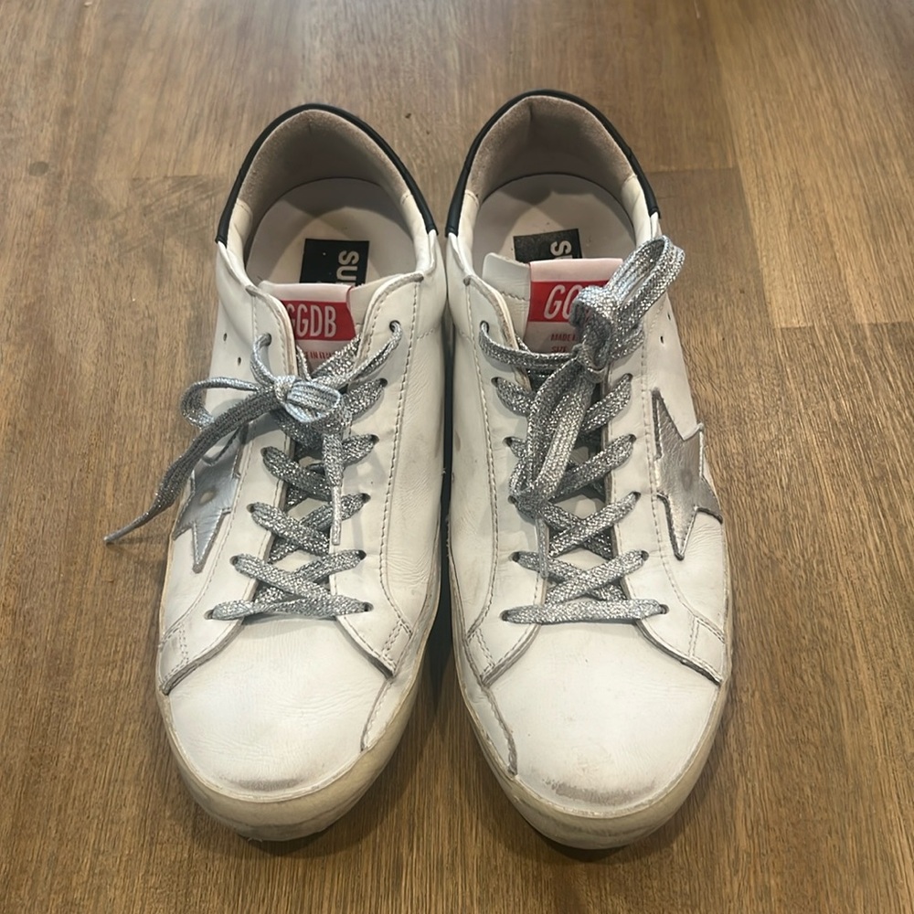 Golden Goose tennis shoe